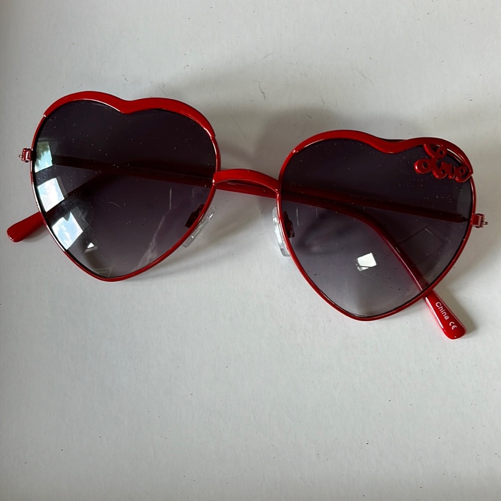 Heart shapes sunglasses